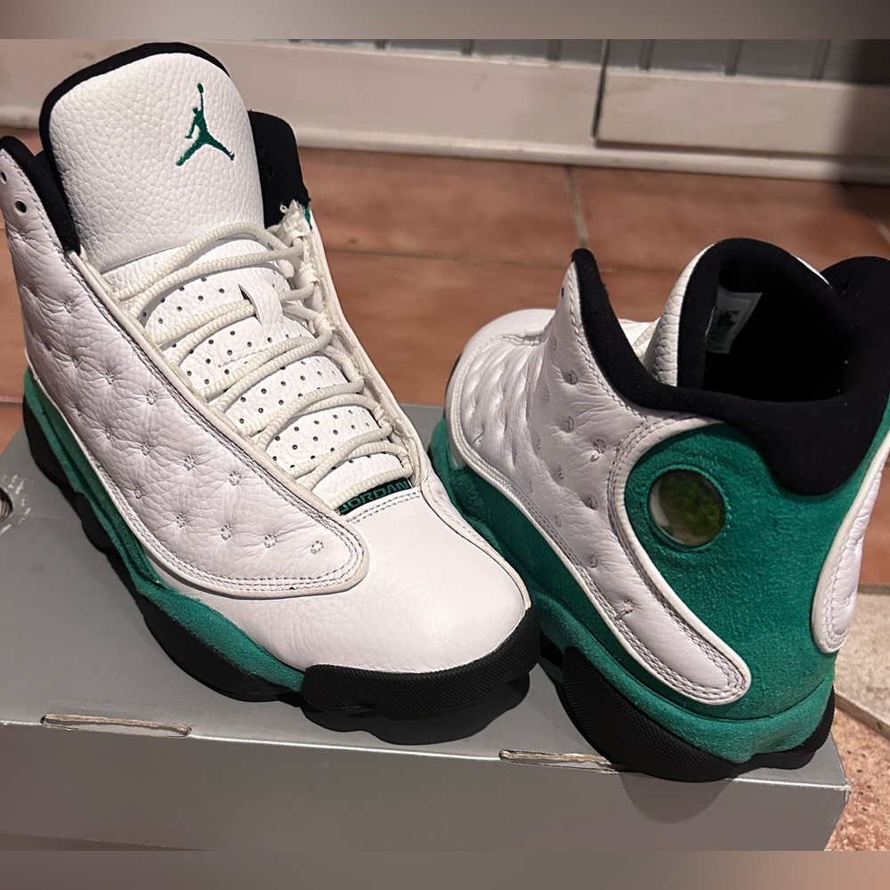 Jordan 13 🍀 Green Men 8.5 W 10 Lightly worn with care original box look new‼️